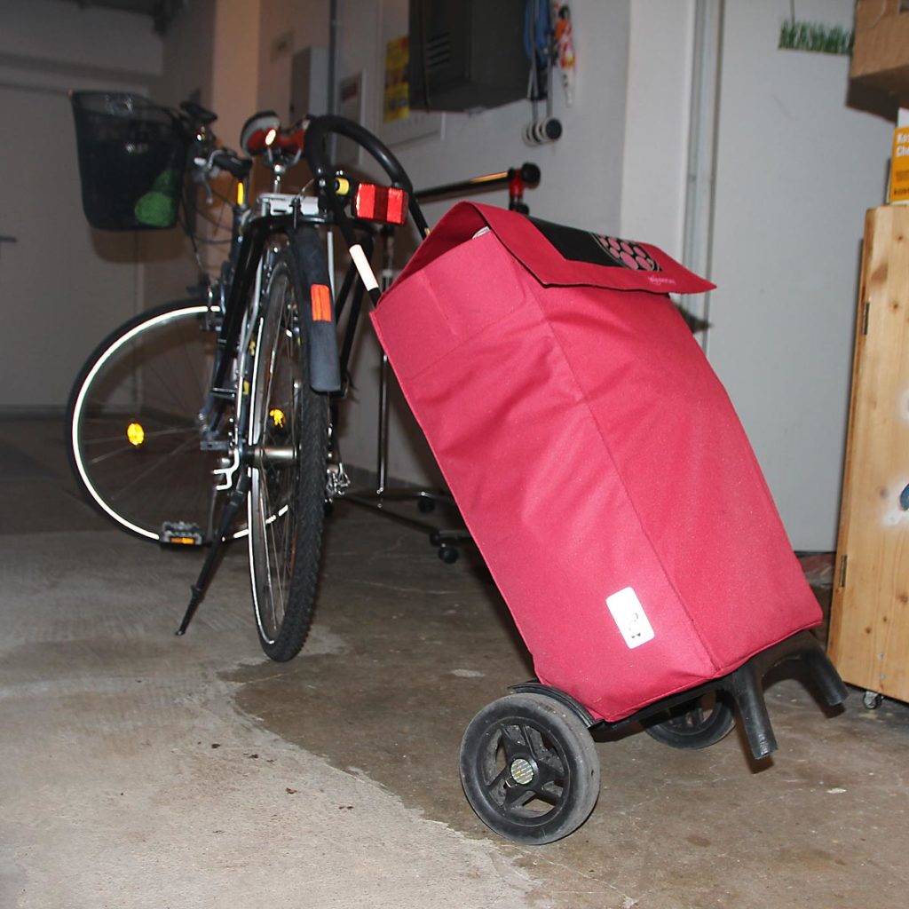 Versand und LIeferung: anna * pollack Fahrrad mit Anhänger für den Transport zur Post