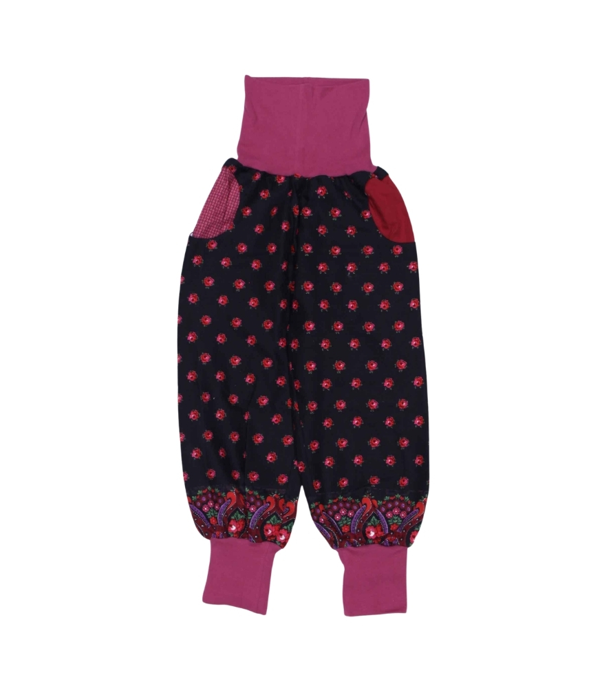 anna * pollack, PIratenhose Mixed, 110-134, Schwarz geblümt, Bund und Taschen Weinrot