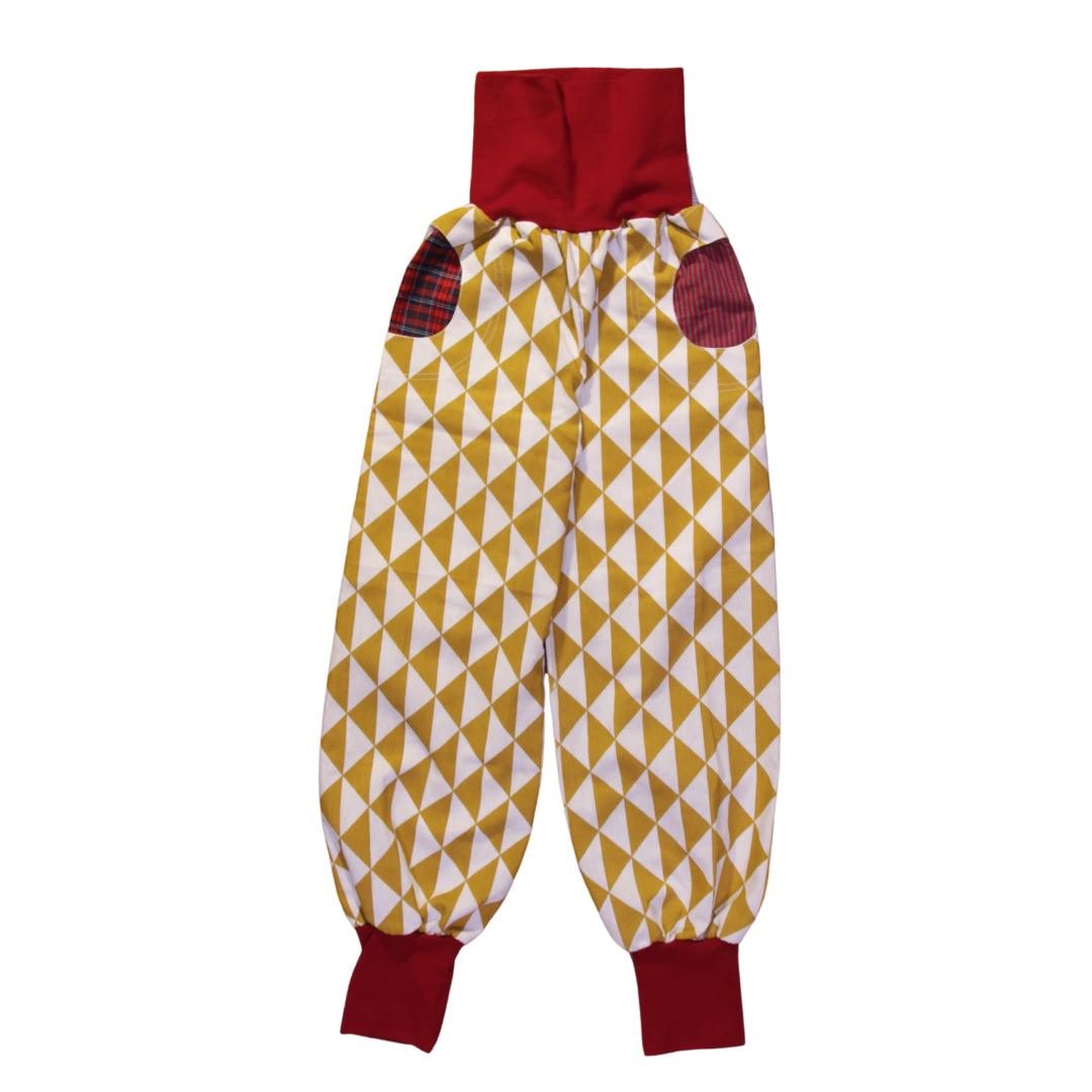 anna * pollack, PIratenhose Mixed, 134-152, Karo Sand, Bund und Taschen Rot