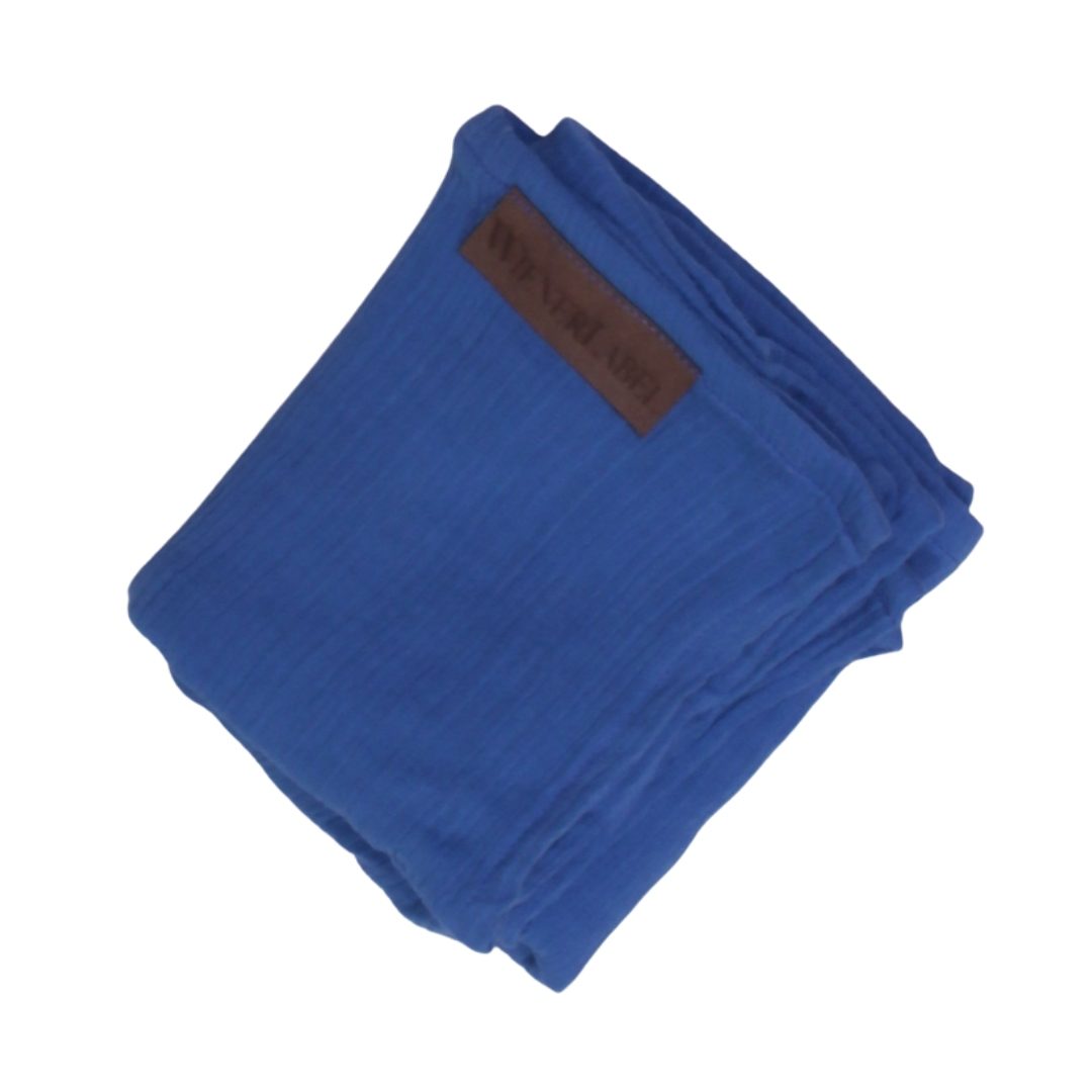 anna * pollack, kleines Tuch Karli in blau, zusammengelegt