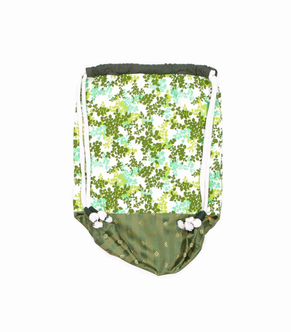anna * pollack, Beutelbag, Oberteil grüne Blätter, Unterteil grün mit Muster, Träger cremefarben, Ansicht flach liegend