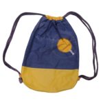 anna * pollack, Beutelbag, Oberteil Denim, Unterteil gelbes Kunstleder, Tasche gelb, Träger grau, Ansicht zugezogen liegend