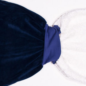 anna * pollack, Pucksack Nicki, stahlblau, Bund fernblau, Ansicht mit Innenfutter quer