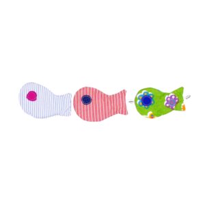 anna * pollack, Bild von 3 bunten Knusperfischen hintereinander