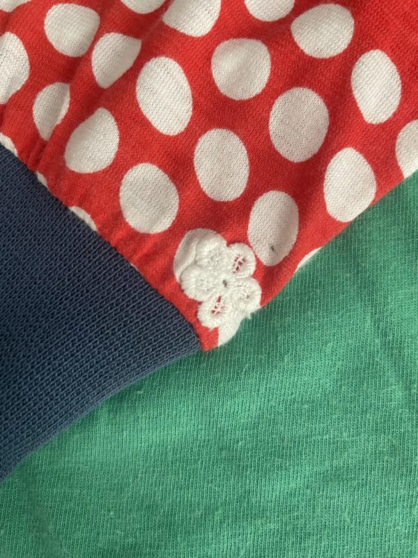 T-Shirt rot blumig mit grün – Bild 2
