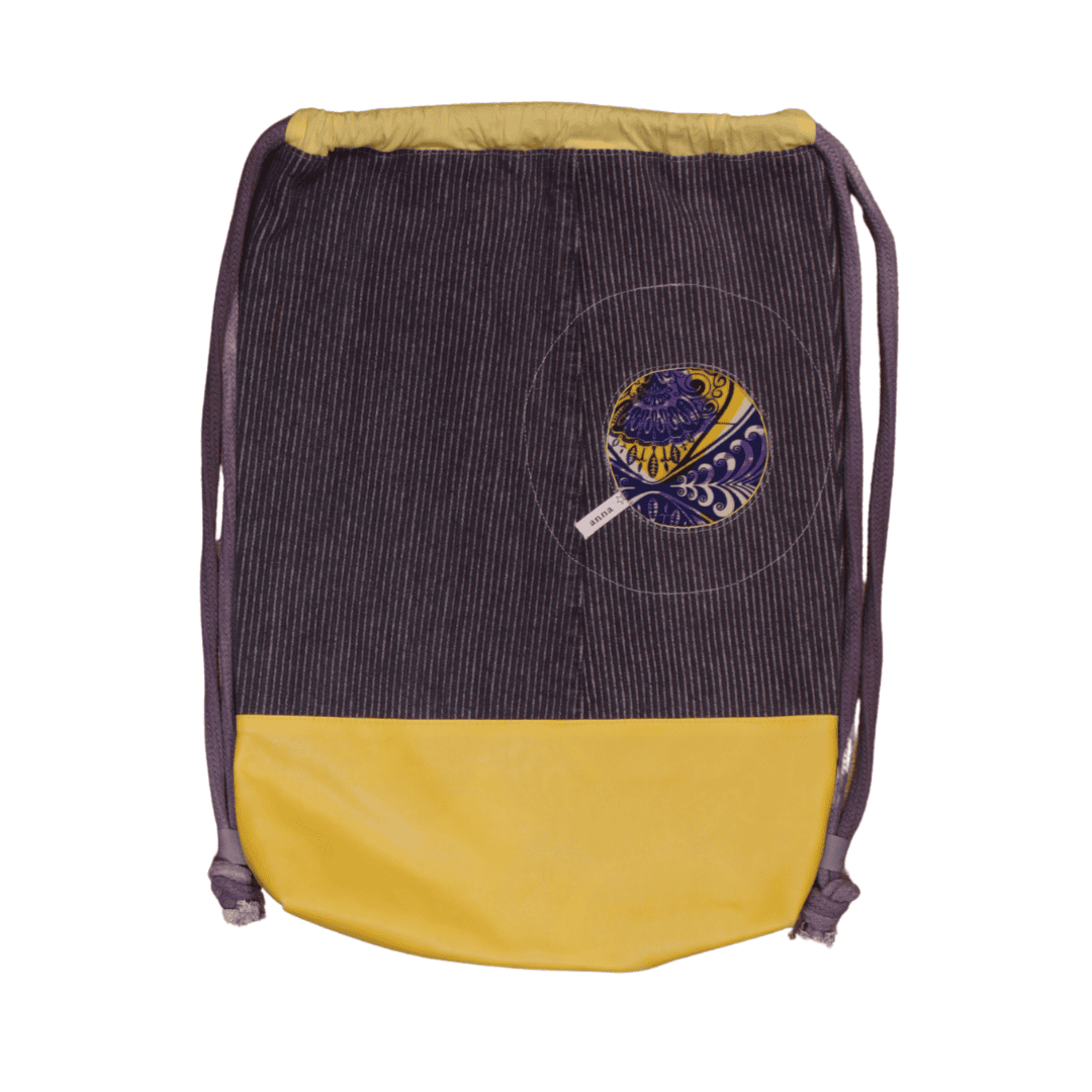 anna * pollack, Beutelbag, Oberteil Teddybär, Unterteil braunes Kunstleder, rot-weiß gestreifte Tasche, Innenfutter rot weiß kariert, Träger cremefarben, Ansicht flach