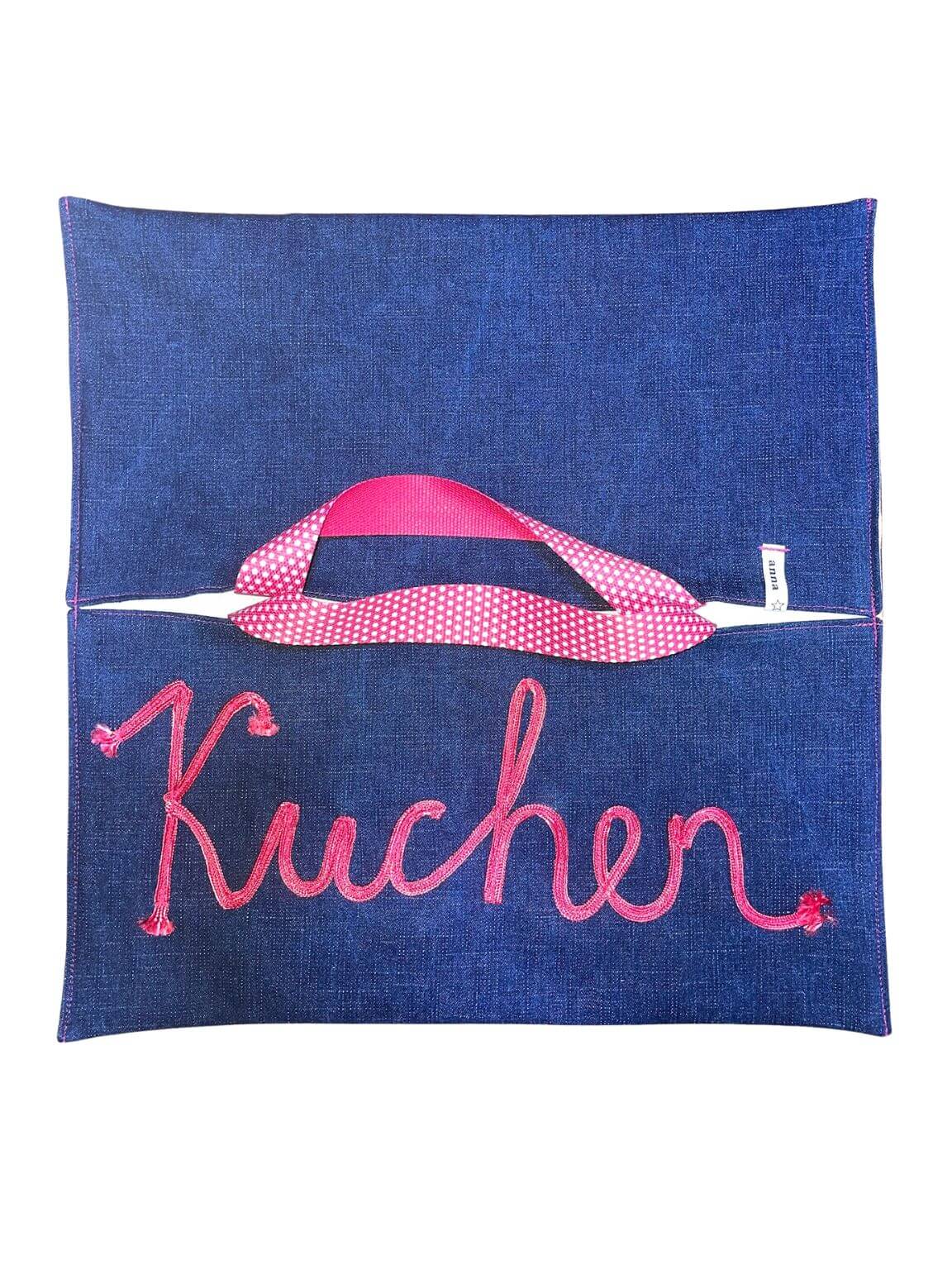 anna * pollack, Cake Boy, Kuchen-, Torte-, Quiche- oder Pizzatragetasche, Denim blau, Griff pink mit weißen Tupfen, Kuchen aufgestickt, leer