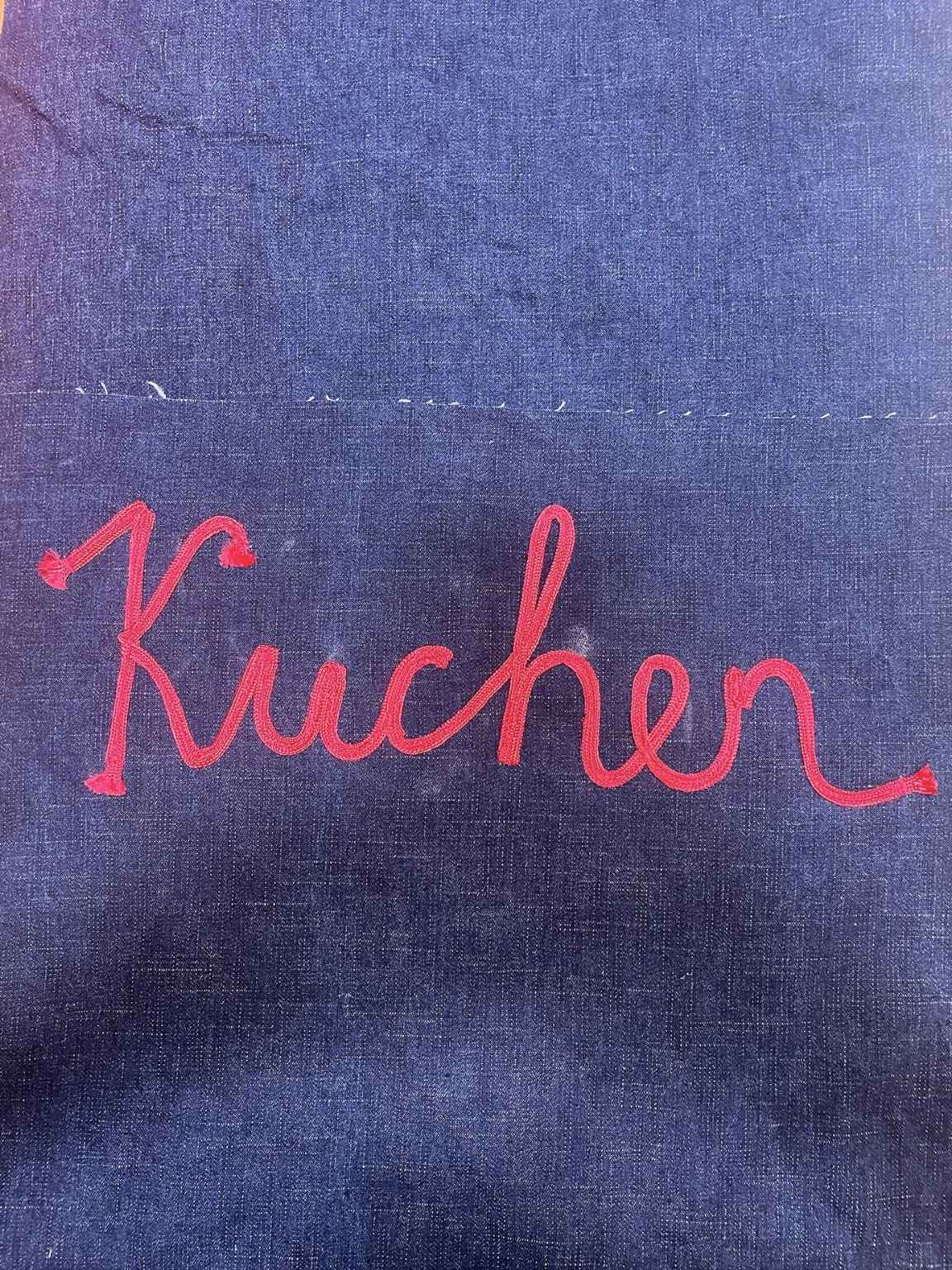 anna * pollack, Cake Boy, Kuchen-, Torte-, Quiche- oder Pizzatragetasche, Denim blau, Griff pink mit weißen Tupfen, Stickerei Kuchen