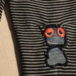 Reparatur Hosenknie mit Denim Applikation Monster